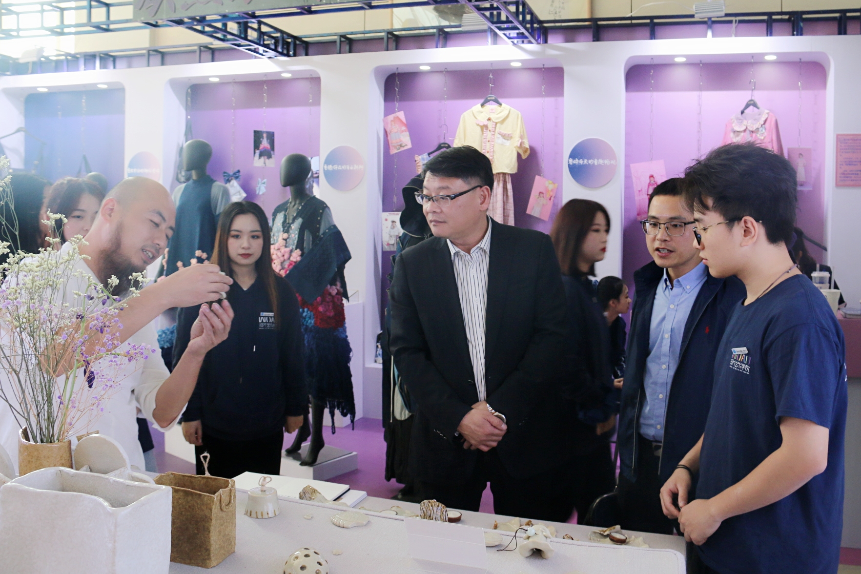 温州大学瓯江学院党委书记现场视察指导.jpg